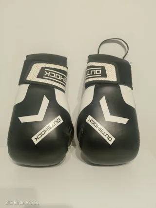 Guantes de boxeo Outshock negros