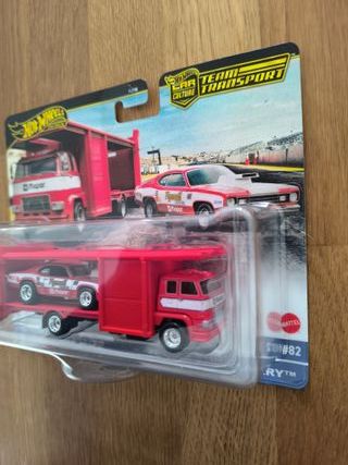 Hot Wheels Team Transport Mopar