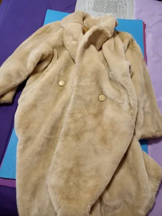 Abrigo Beige Imitación Piel