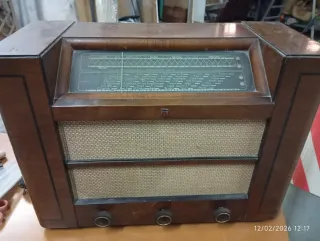 Radio Philips 25A Válvulas "La llave de Eter" 1944