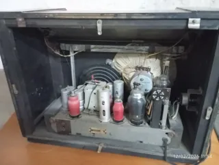 Radio Philips 25A Válvulas "La llave de Eter" 1944