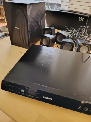 Philips Home Theater DVD Player y Altavoces