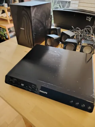 Philips Home Theater DVD Player y Altavoces