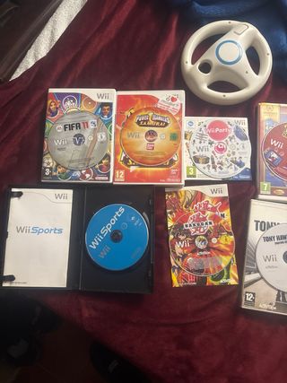 Nintendo Wii Bianca con Base di Carica e molto altro