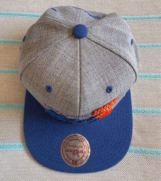 Gorra New York Knicks Mitchell & Ness Ajustable.