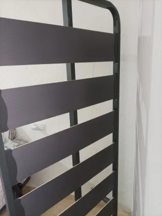 Somier de metal y madera