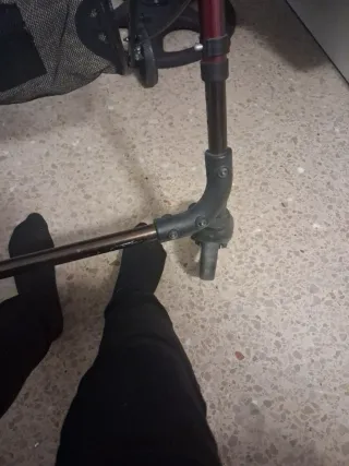 Andador con asiento y ruedas