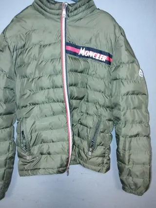 Cazadora Moncler verde oliva