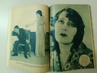 Tomo antiguo blanco y negro encuadernados