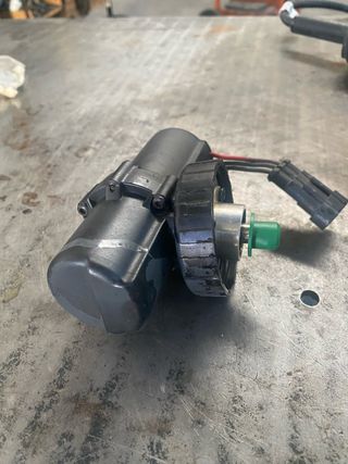 Bomba Alimentación New Holland TM M