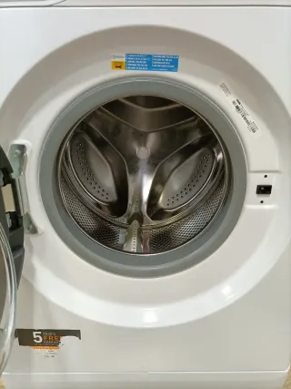 Lavadora Indesit 7kg Carga Frontal clase E garantí