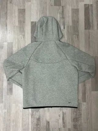 Sudadera Nike Tech Fleece Gris