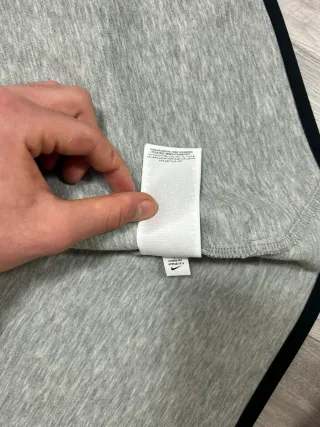 Sudadera Nike Tech Fleece Gris