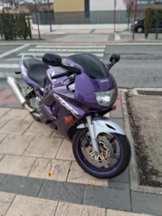 Honda CBR 600 F3 Morado/Plata