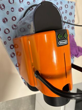 Cafetera Nespresso Delonghi Naranja