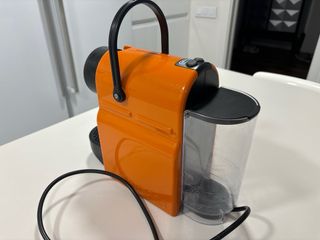 Cafetera Nespresso Delonghi Naranja