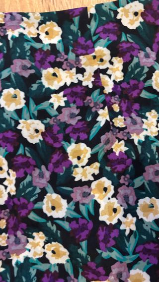 Falda floral verde y morada