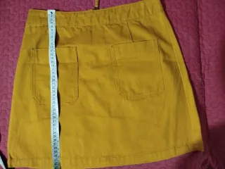 Minifalda Stradivarius Mostaza