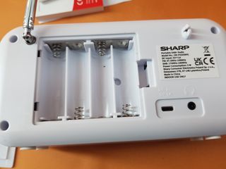 Radio Sharp Tokyo Dab+, Dab y FM