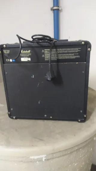 Amplificador Marshall MG15FX Negro/Dorado