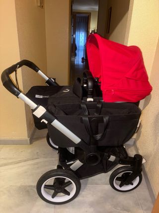 Bugaboo Donkey 3 Negro/Rojo Como nuevo.