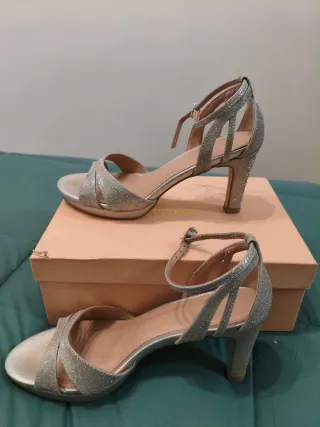 Zapatos de tacón Menbur plateados brillantes T39