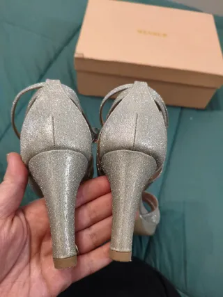 Zapatos de tacón Menbur plateados brillantes T39