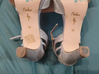 Zapatos de tacón Menbur plateados brillantes T39