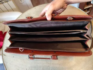 Maletín ordenador cuero marrón