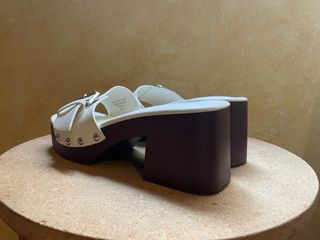 Sandalias plataforma tacón ancho crema y marrón