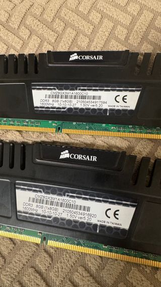 2x 8GB DDR3 Corsair Vengeance RAM