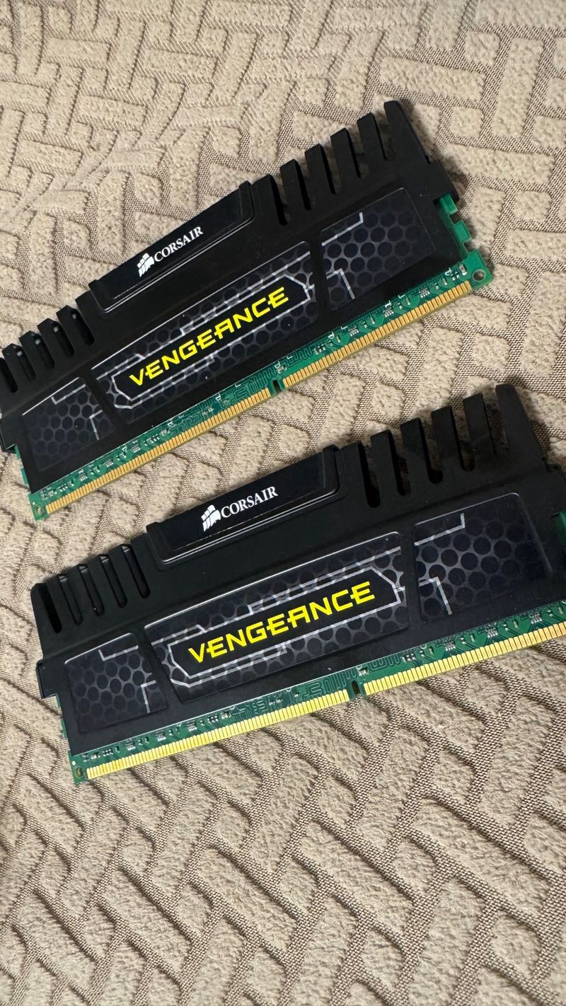 2x 8GB DDR3 Corsair Vengeance RAM afbeelding 2
