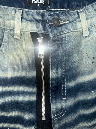 Jeans strappati effetto used