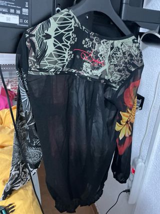 Blusa Desigual semitransparente estampada