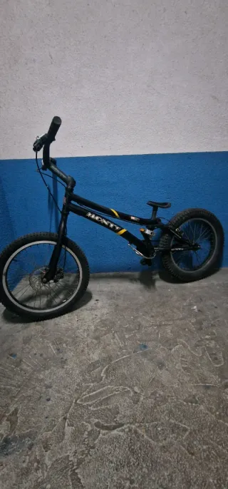 Bicicleta Trial Monty 219