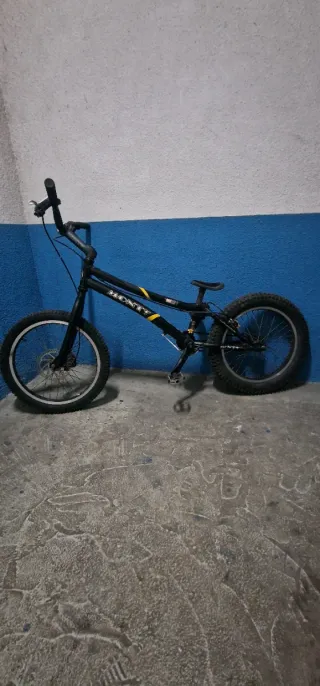 Bicicleta Trial Monty 219