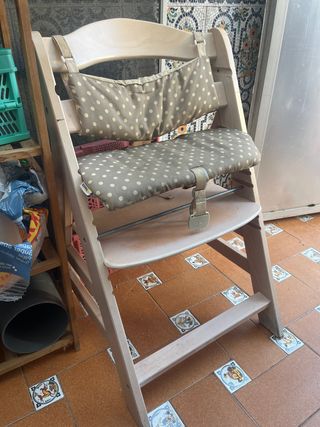 Trona Hauck con cojín y arnés