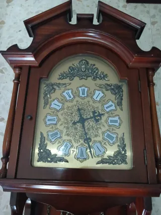 Reloj de Pared Antiguo SARS