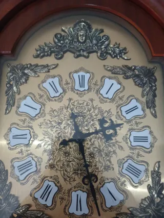 Reloj de Pared Antiguo SARS