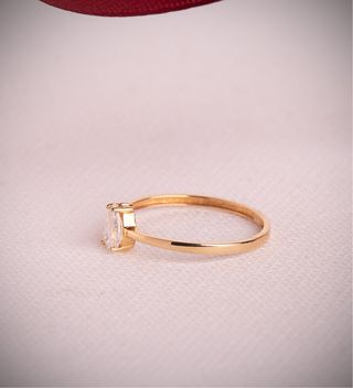 Sortija Oro Amarillo 18k Diamante Pera 0.35ct