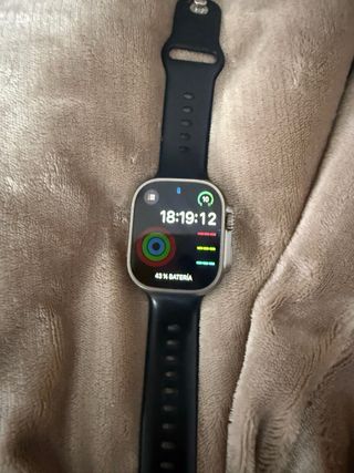 Apple Watch Ultra Argento e Nero