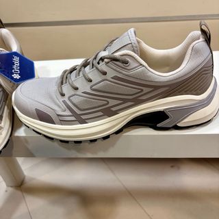 Zapatillas Oysho Trekking Nuevas!!