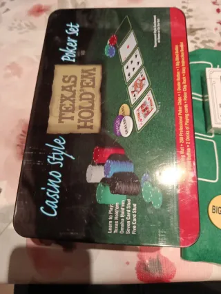 Juego de cartas y fichas de póker