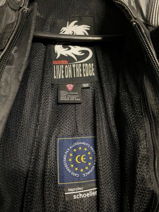 Mono de moto de canguro y titanio Arlen Ness