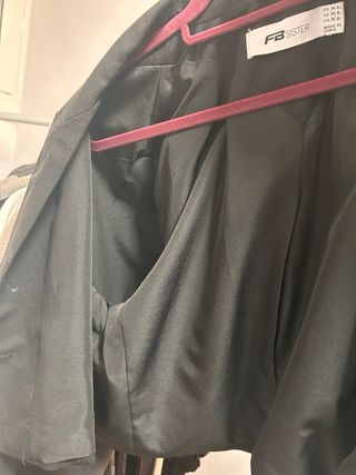 Americana NEW YORKER y Falda Gris SHEIN