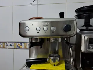 Cafetera Breville Barista Max