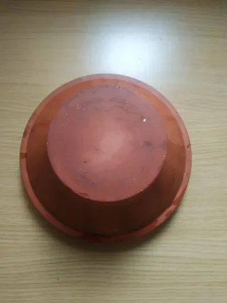 Conjunto de cuencos y platos de barro esmaltado