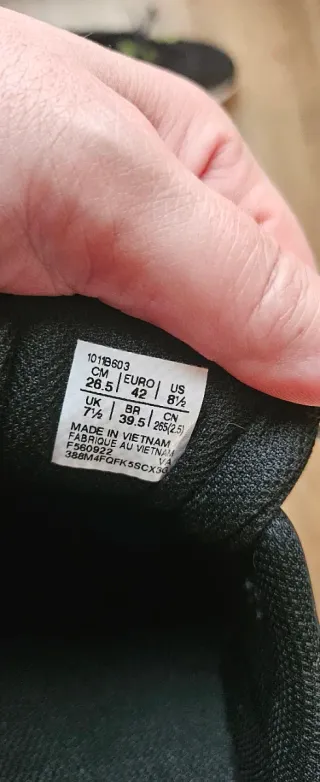 Zapatillas Asics Negras y Verdes