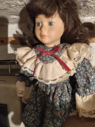 Vecchie bambole di porcellana molto antiche