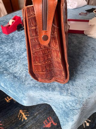 Bolso de piel marrón